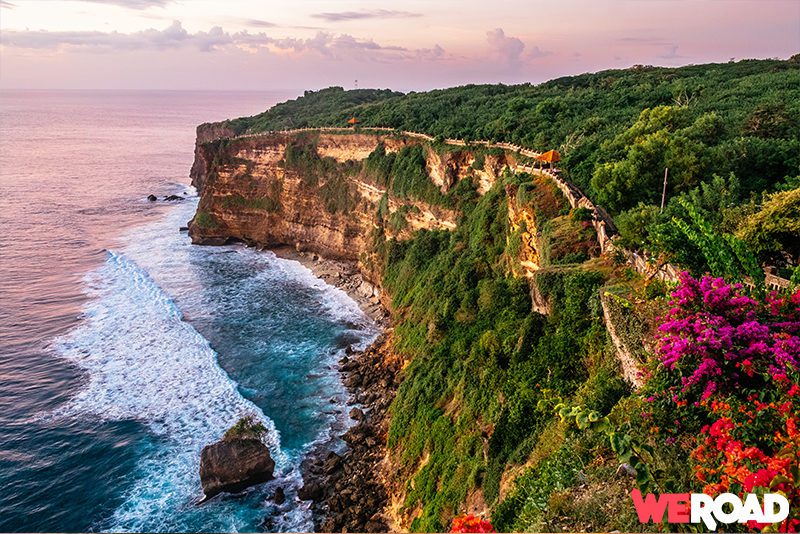 Viaggio a Bali - spiaggia e tempio Pura Luhur Uluwatu