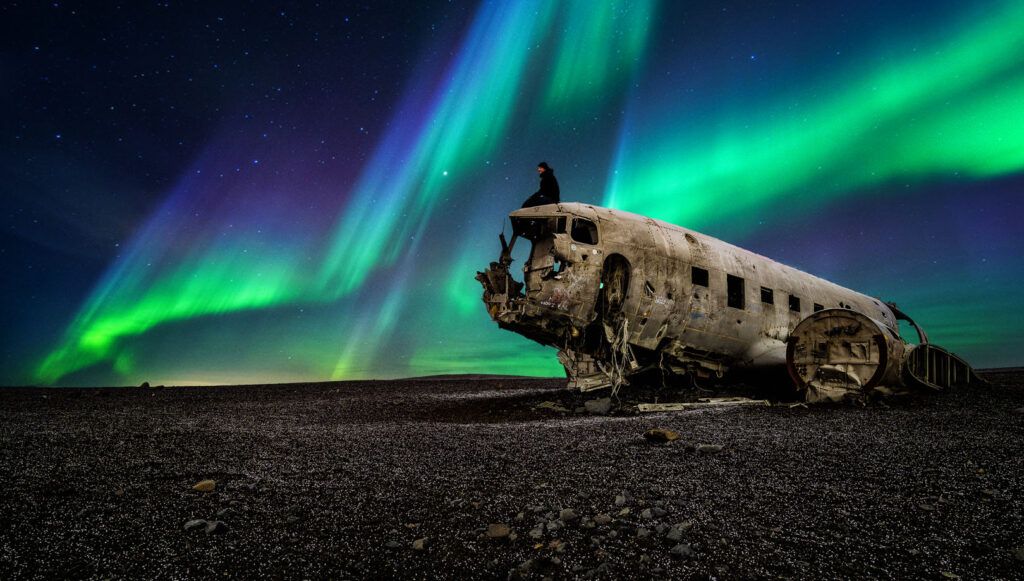 Aurora aboreale di fronte al DC3 Plane Wreck