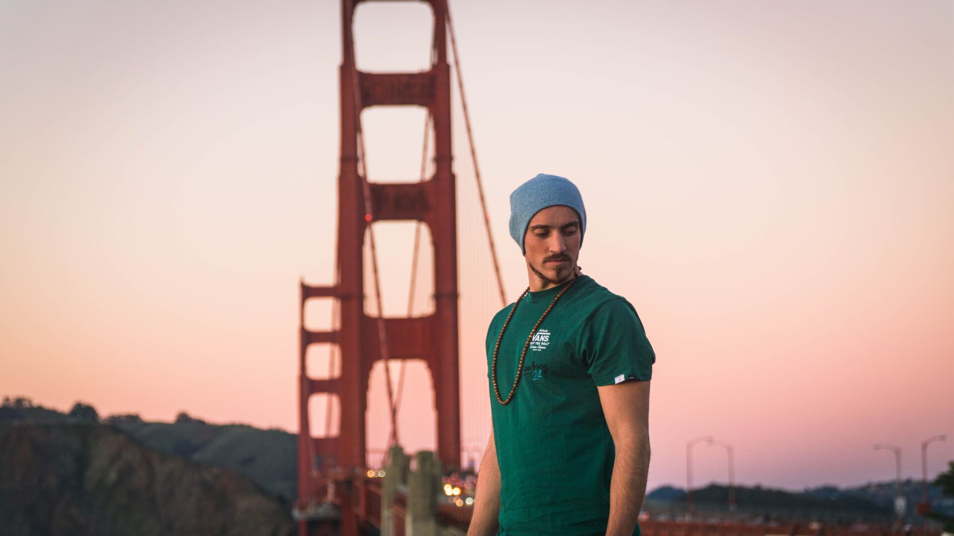 Il giro del mondo in due anni senza aerei: la storia di Alessandro