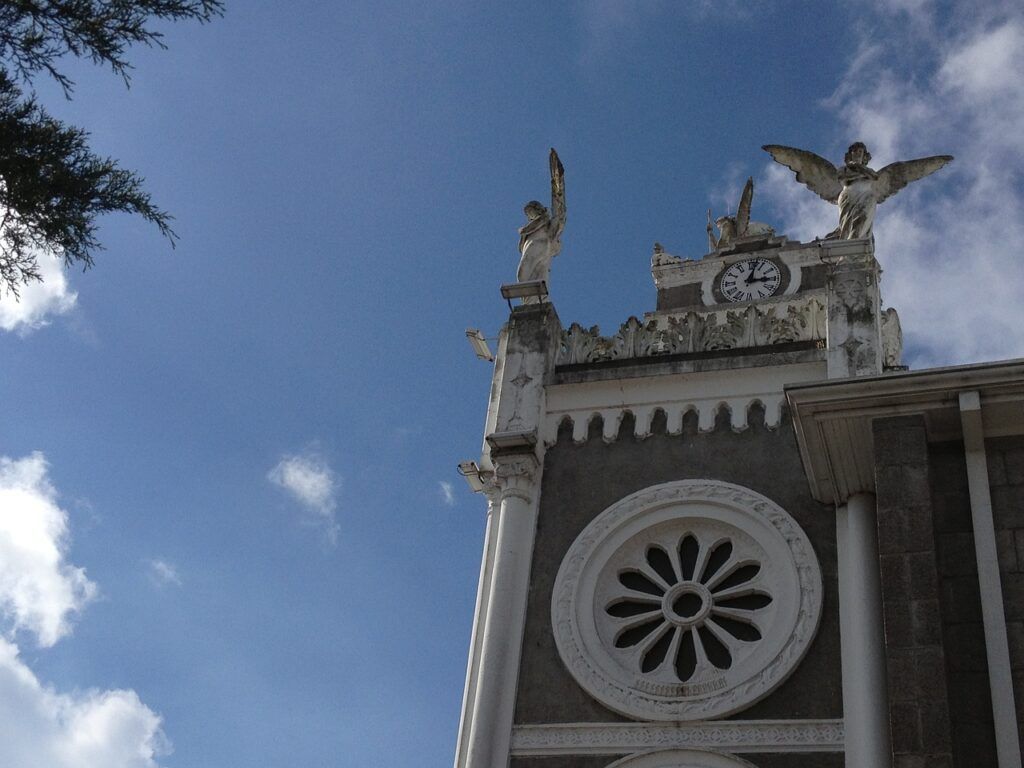 Splendidi dettagli di un campanile nella città di Cartago