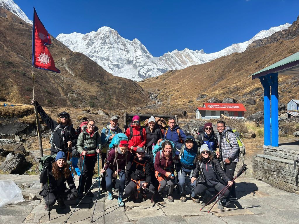 Foto di un gruppo di WeRoader durante il trekking sull' Annapurna