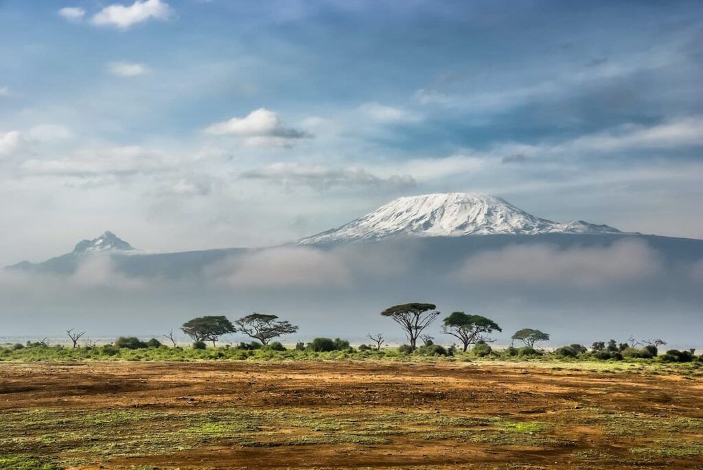 Il Kilimanjaro visto dall'Amboseli Park in Kenya