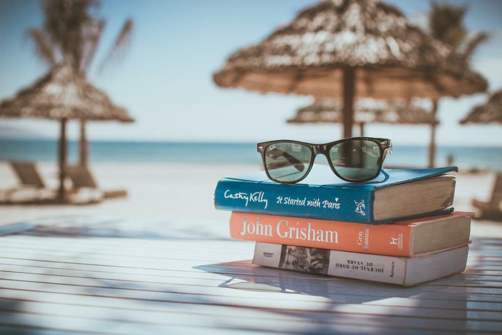 Cosa portare in vacanza al mare: libri