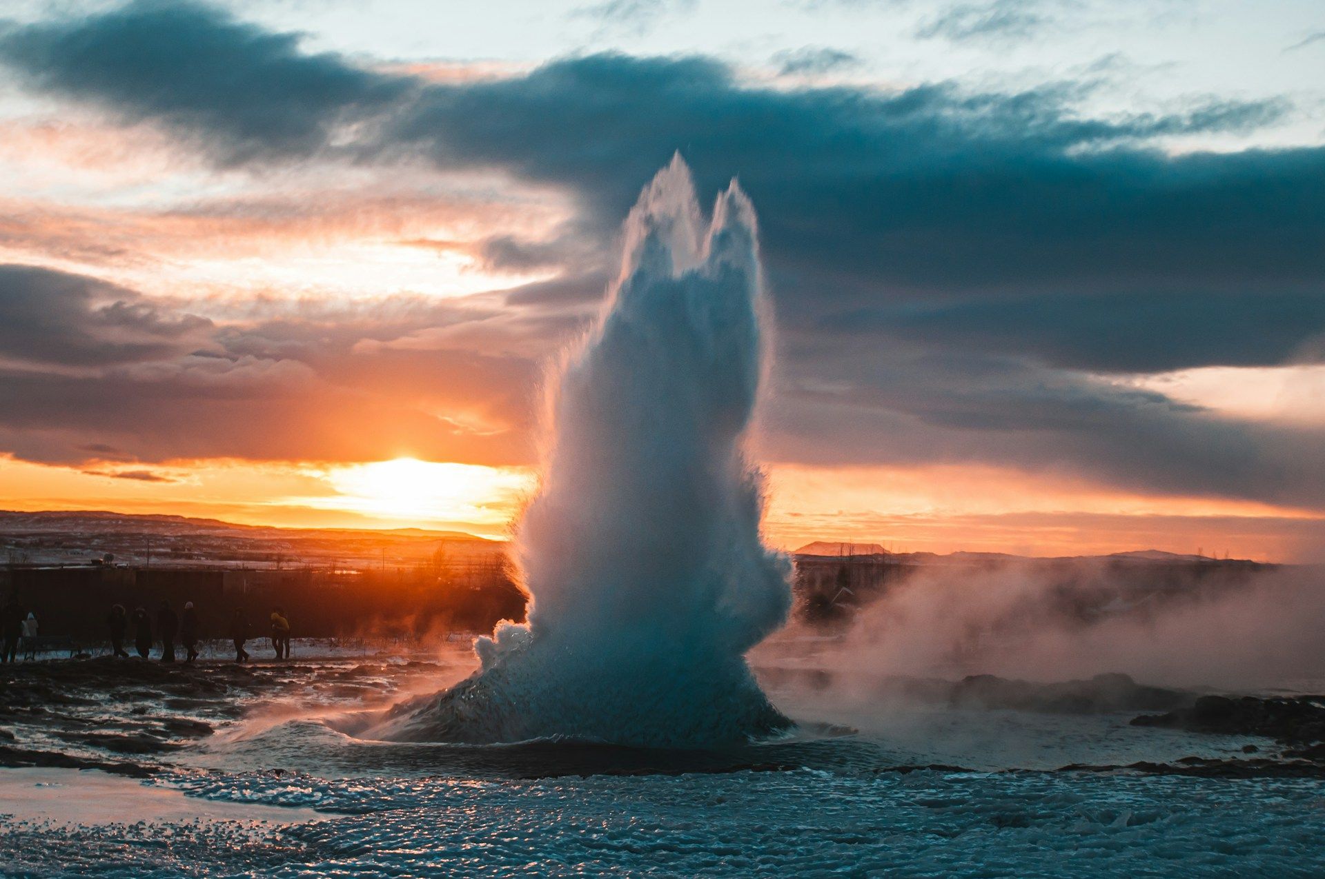 Geyser al tramonto