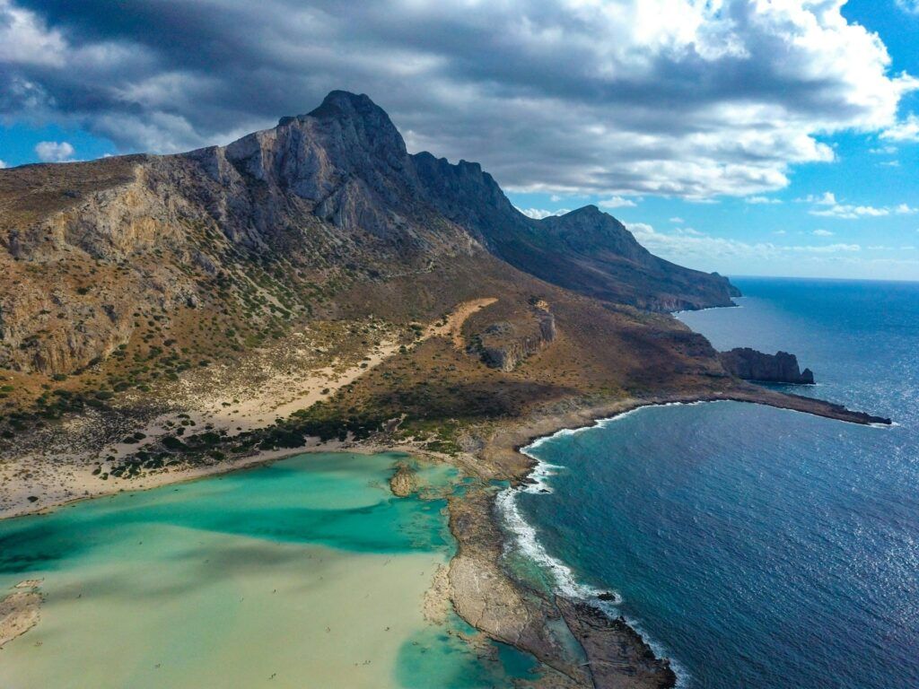 La laguna di sabbia bianca di balos, una delle più belle spiagge di Creta