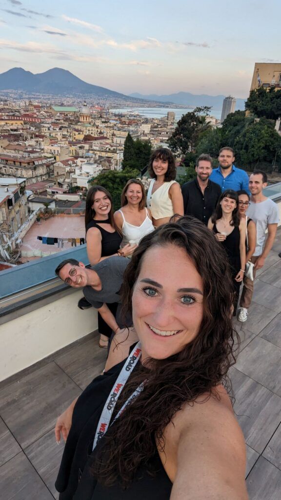 Foto di un gruppo WeRoad a Napoli