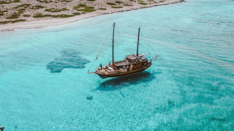 HOP HOP HOPPA ISLAND STYLE: tutto quello che non sapevi sull’Island Hopping e i migliori tour da provare almeno una volta