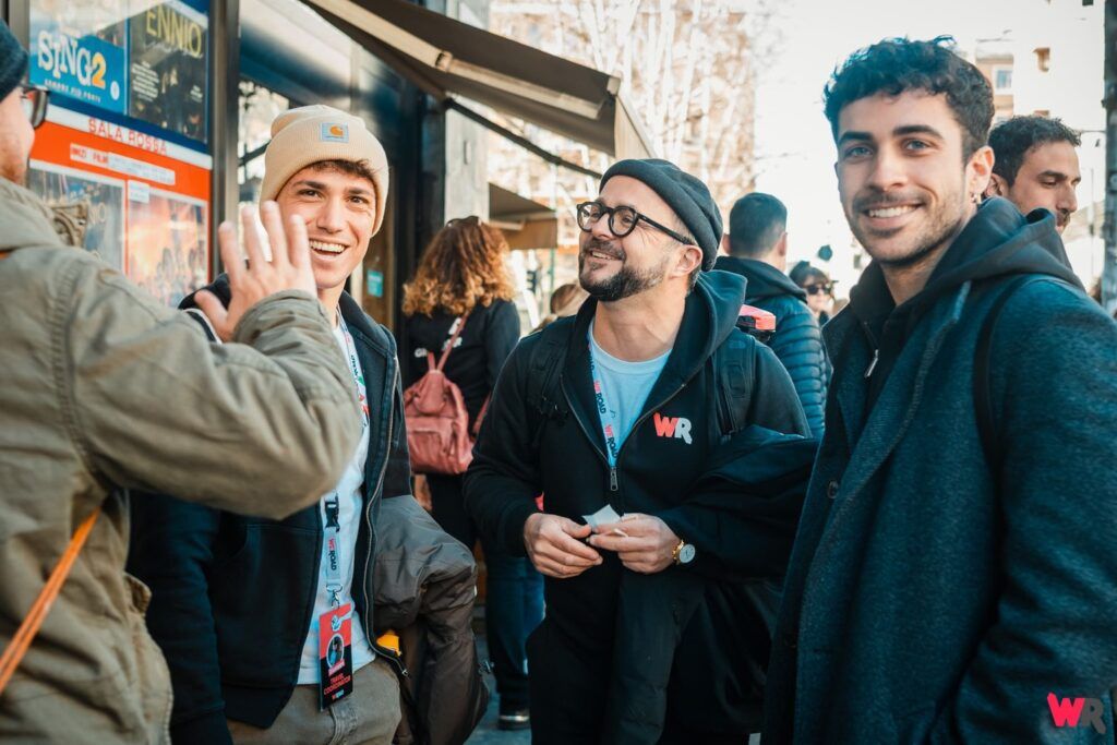 Ragazzi della community WeRoad mentre si divertono