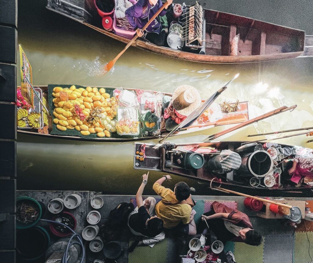 mercato vietnamita in barca
