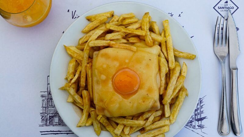 Francesinha, piatto tipico portoghese