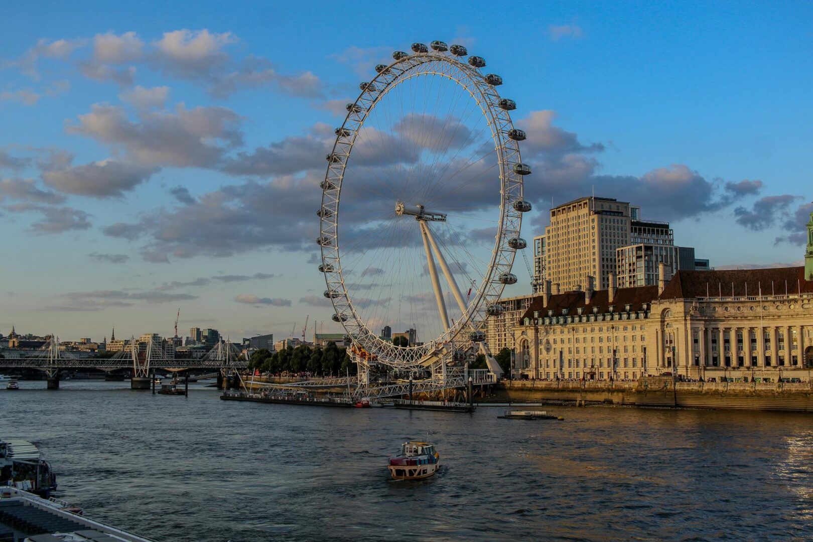 Londra da film: esplora i set cinematografici più iconici.