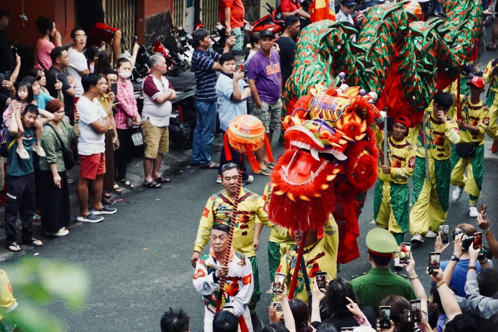 Sfilata del dragone per il capodanno cinese.