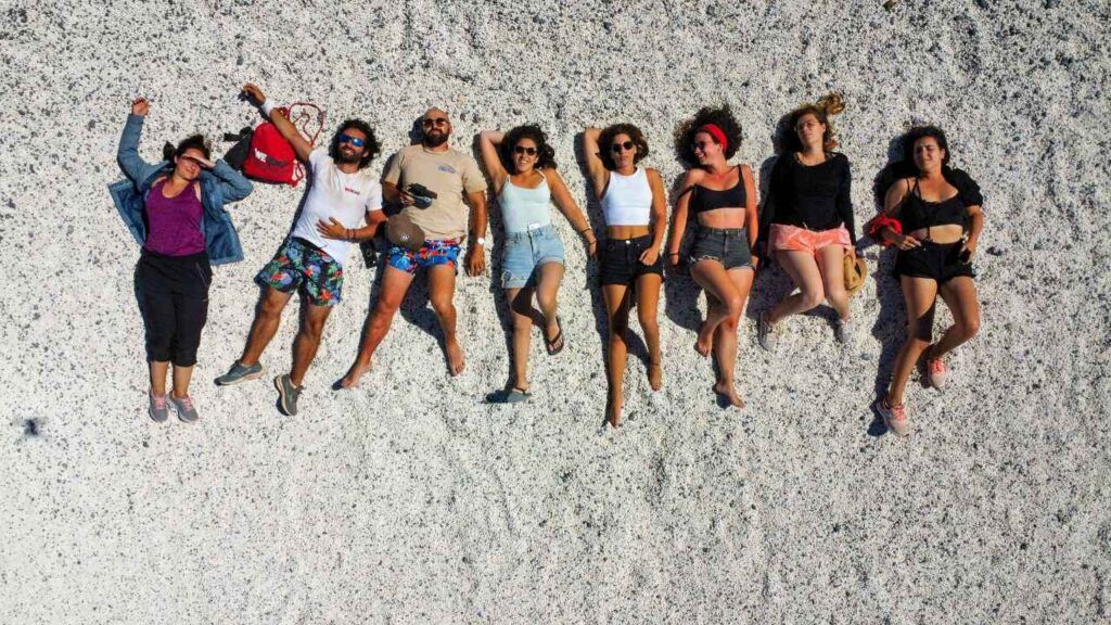 Gruppo WeRoad si rilassa alle Canarie.