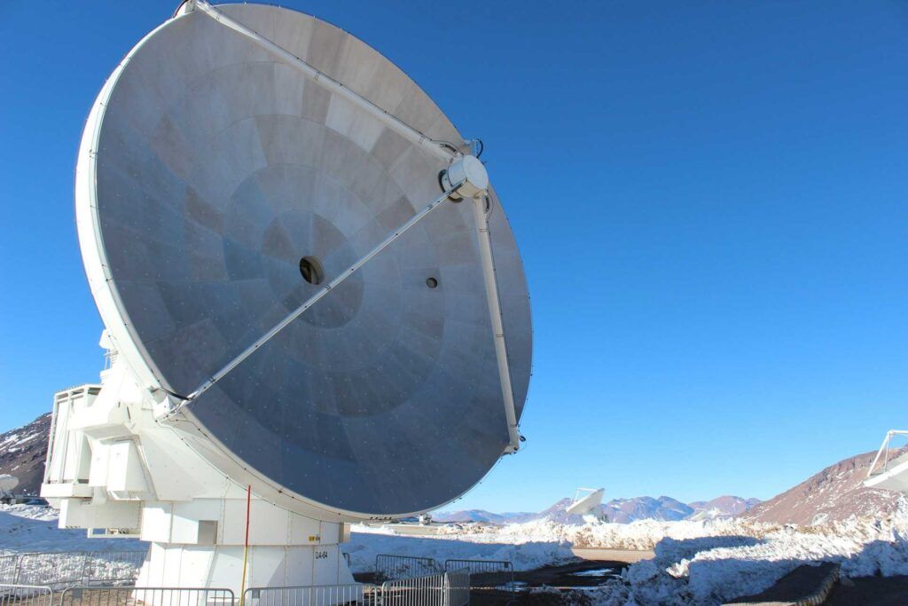 Il gigantesco telescopio di Atacama.