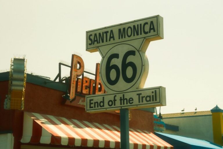 Insegna di Santa Monica lungo la Route 66