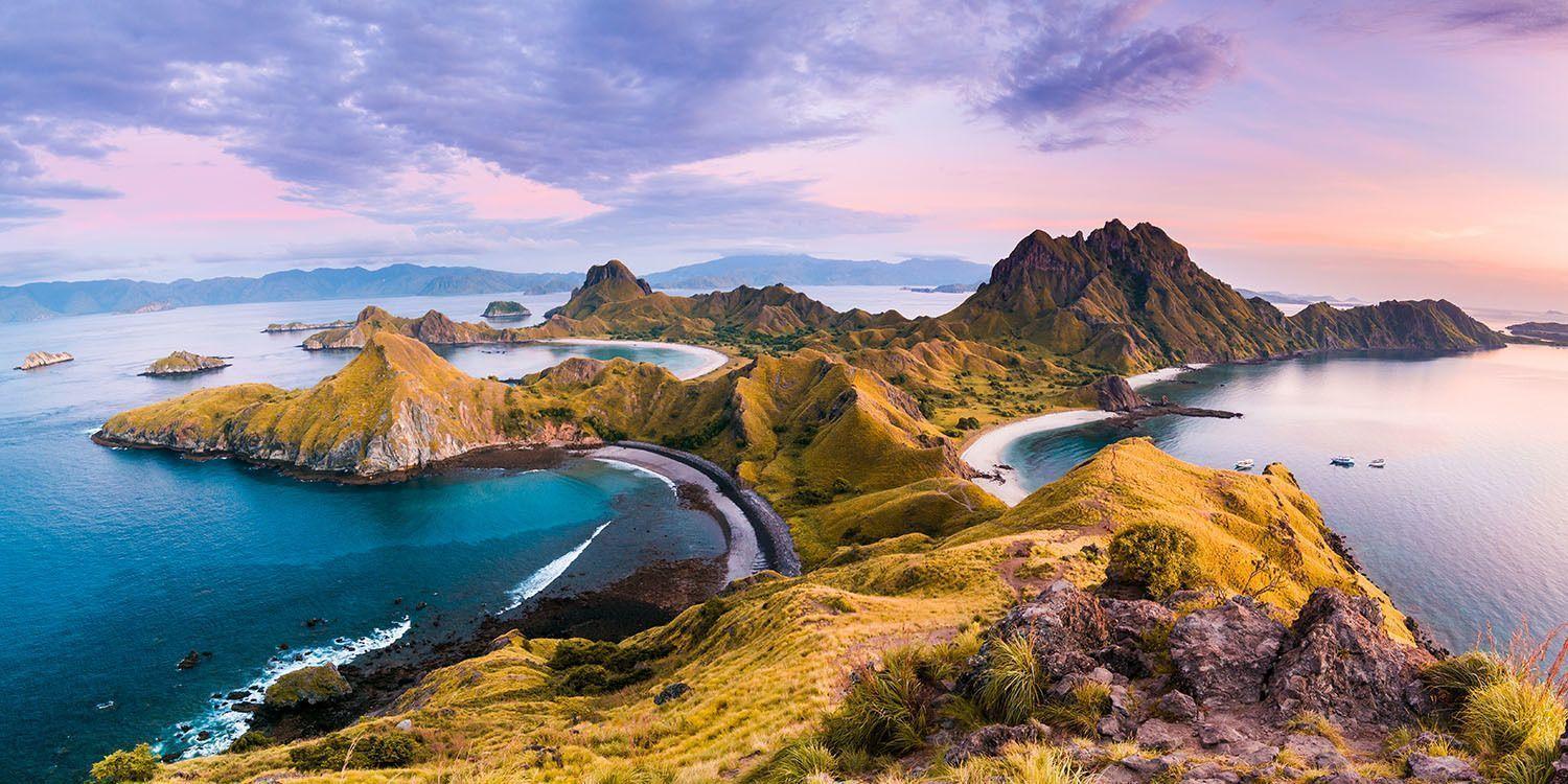 Foto panoramica di Labuan Bajo in Indonesia durante un viaggio di gruppo WeRoad