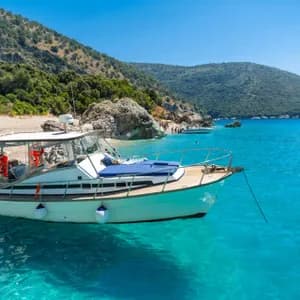 Albania Weekend: mar, tour en barco y Berat, patrimonio de la humanidad de la UNESCO