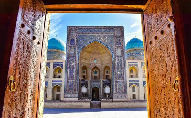 Uzbekistán y Tayikistán: Mmdrazas y noche en yurtas en el desierto de Kyzylkum